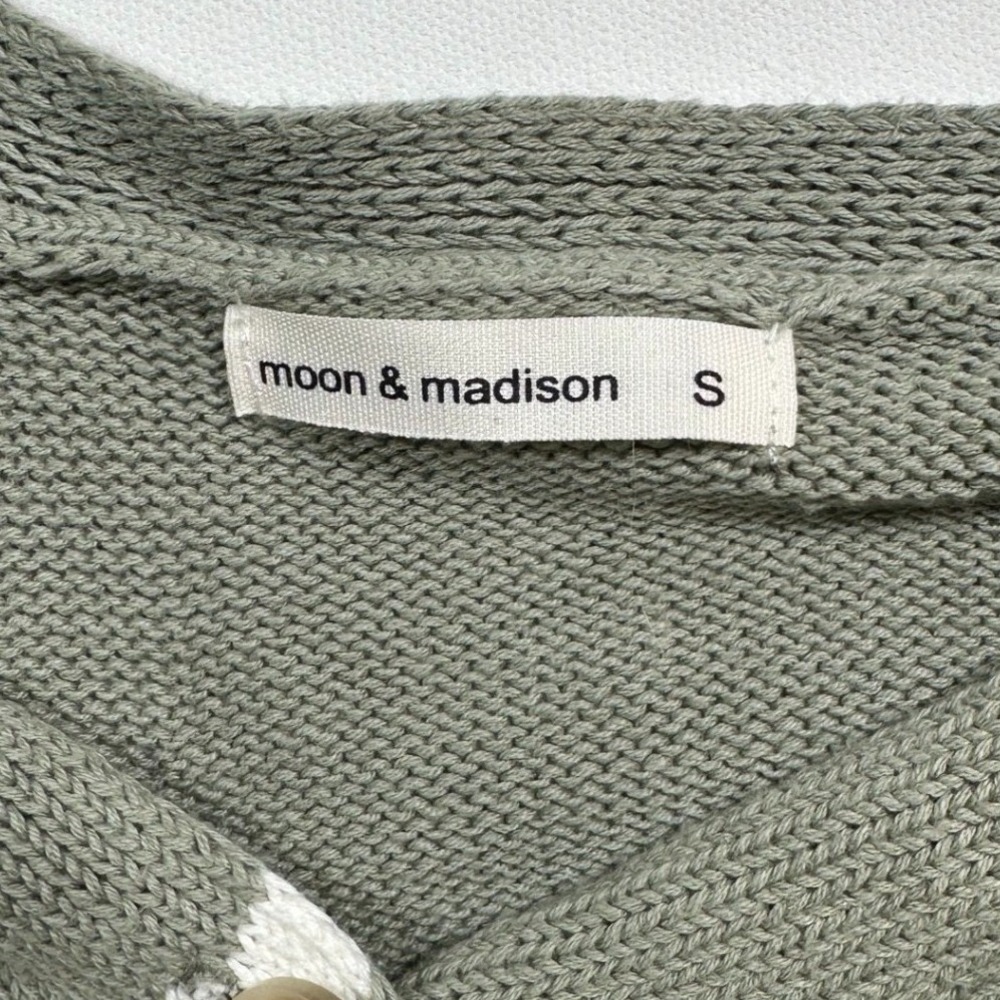 Moon & Madison Cardigan Womens Small Green Striped Button V-Neck Sweater ST21710 - Picture 5 of 6